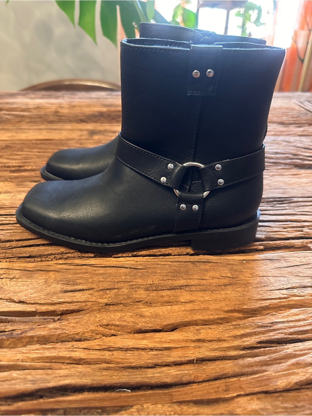 Nordstrom Kids Black Harness Boots - size 1